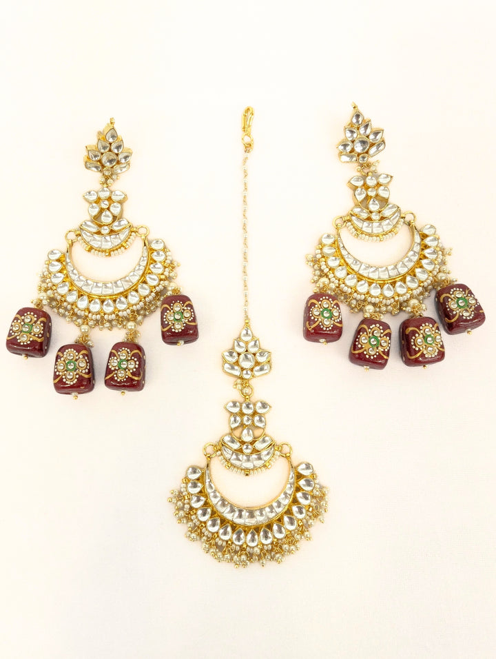 JAYA MINAKARI EARRING AND TIKKA