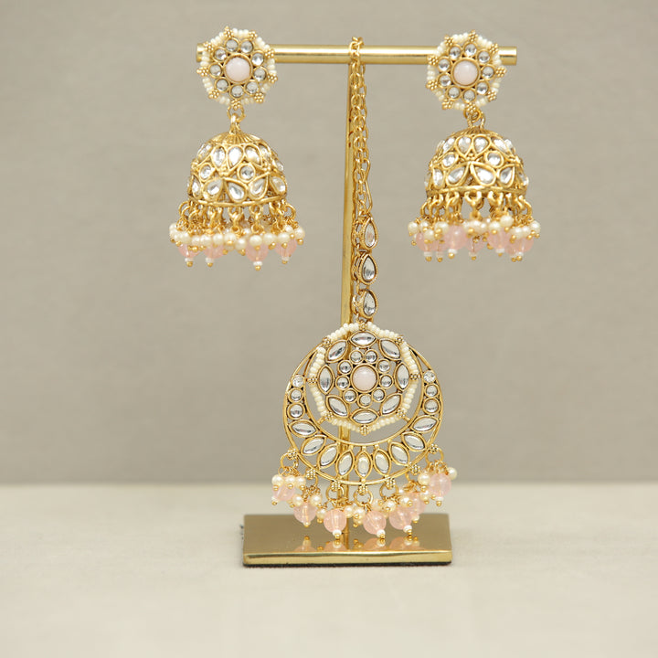 Girisha Kundan Earrings And Tikka