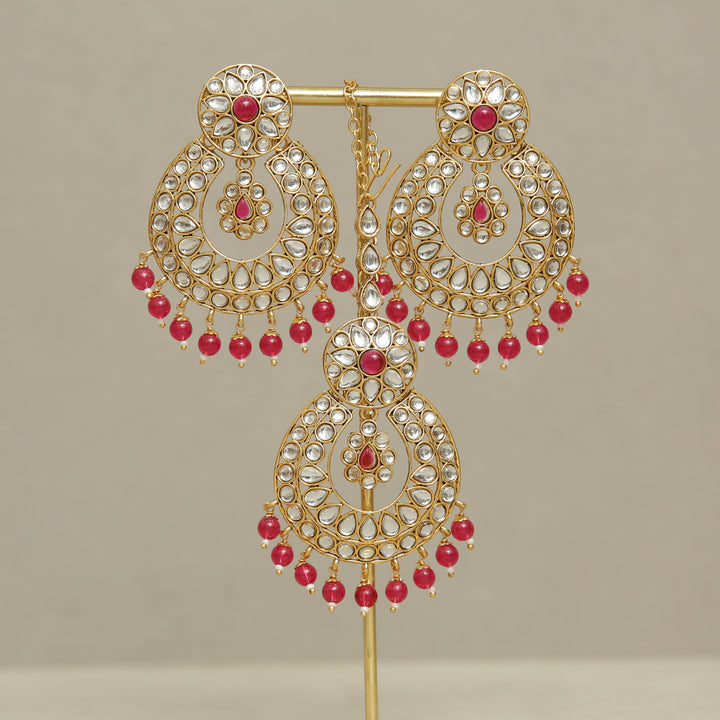 Harshita Kundan Earrings And Tikka