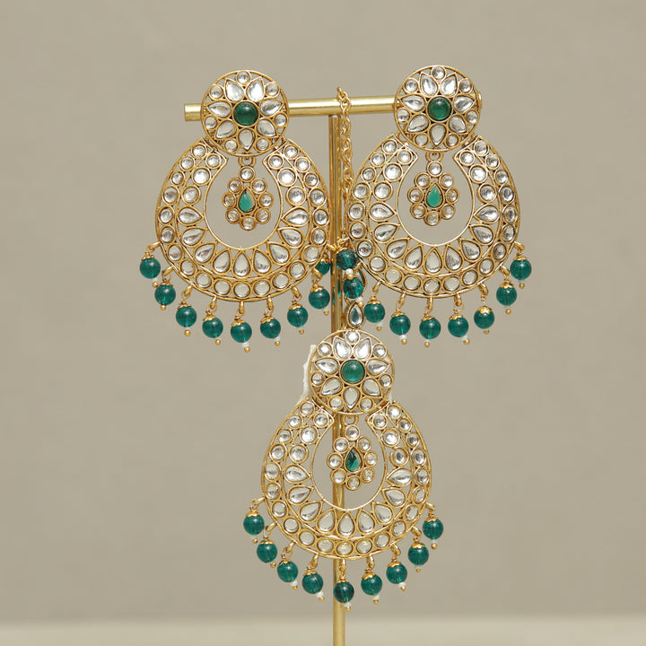 Harshita Kundan Earrings And Tikka