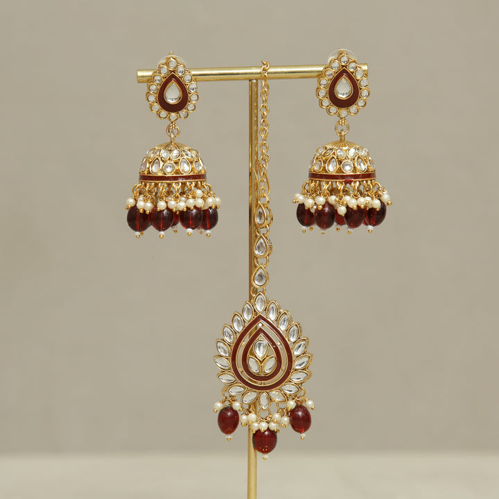 Myra Kundan Earrings And Tikka