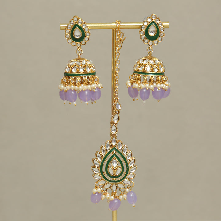 Myra Kundan Earrings And Tikka