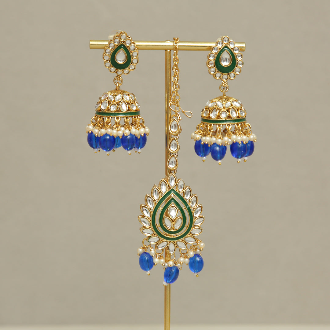 Myra Kundan Earrings And Tikka