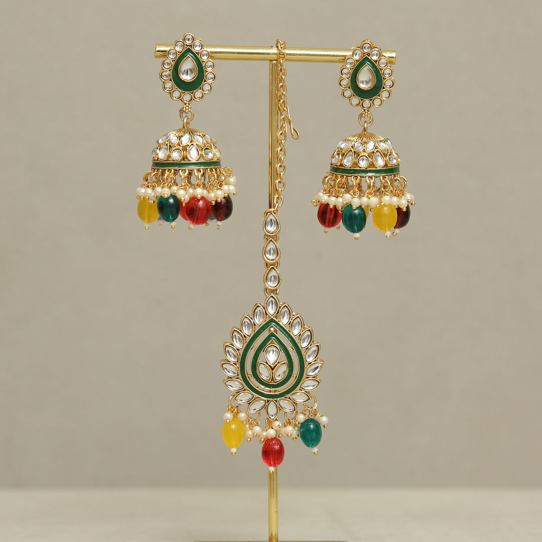 Myra Kundan Earrings And Tikka