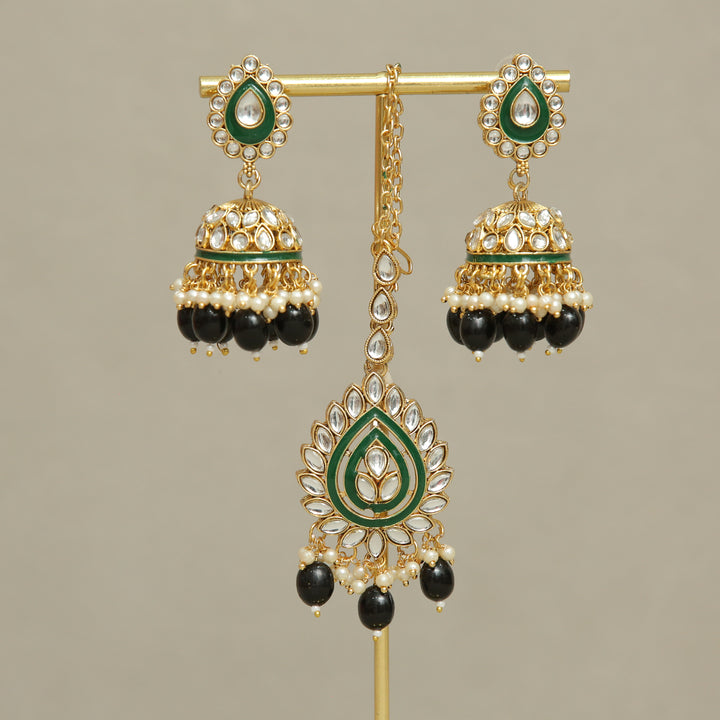 Myra Kundan Earrings And Tikka