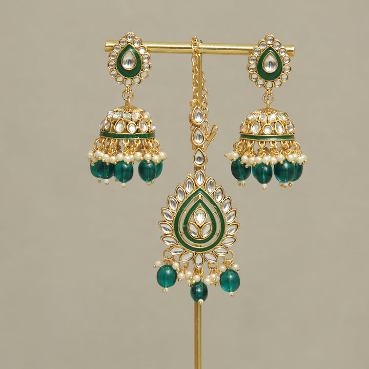 Myra Kundan Earrings And Tikka