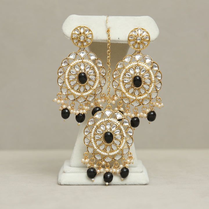 Melanie Kundan Earrings And Tikka