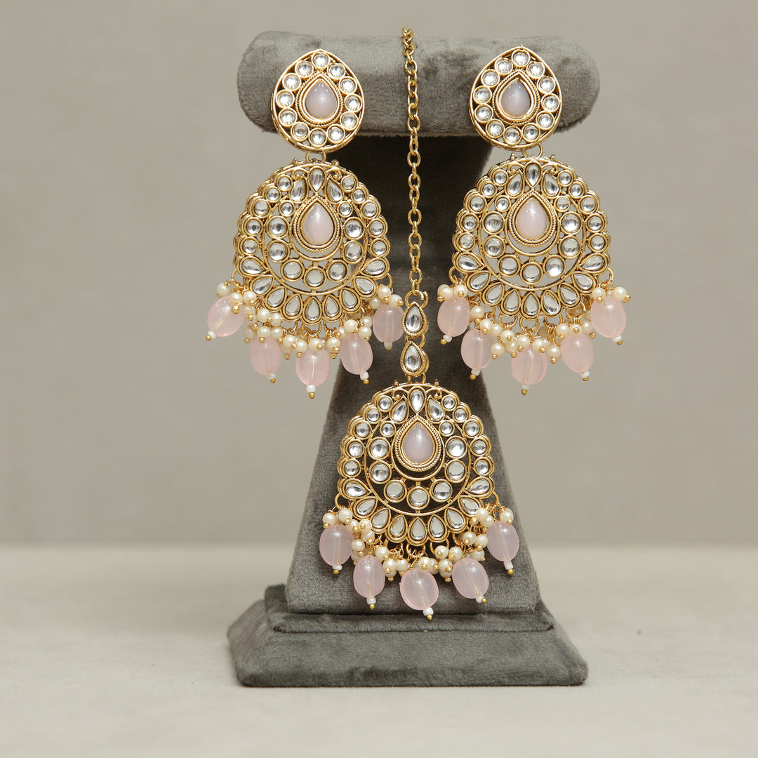 Binita Kundan Earrings And Tikka