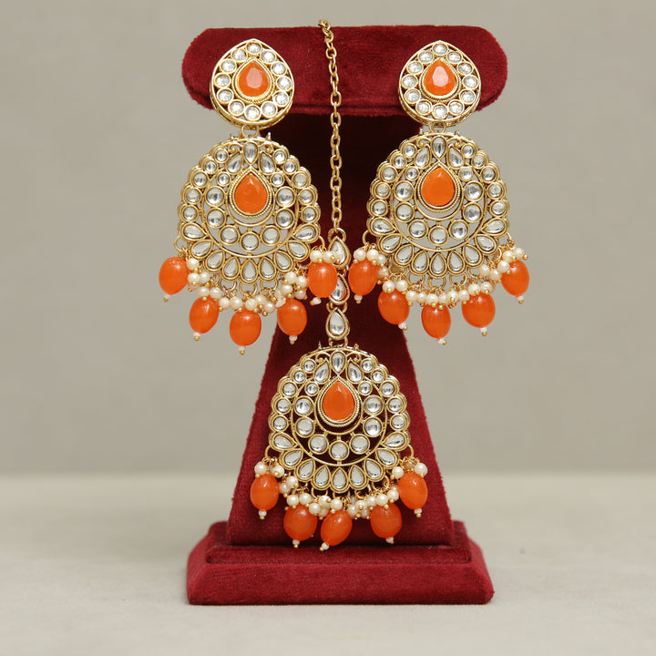 Binita Kundan Earrings And Tikka