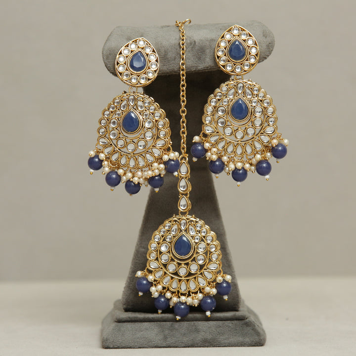 Binita Kundan Earrings And Tikka