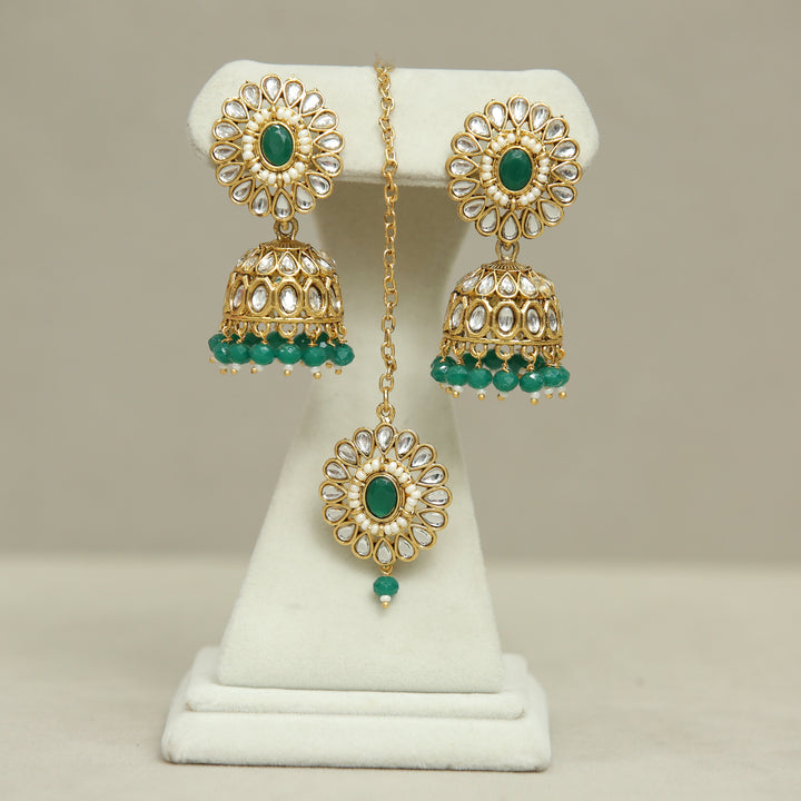 Kavya Kundan Earrings And Tikka