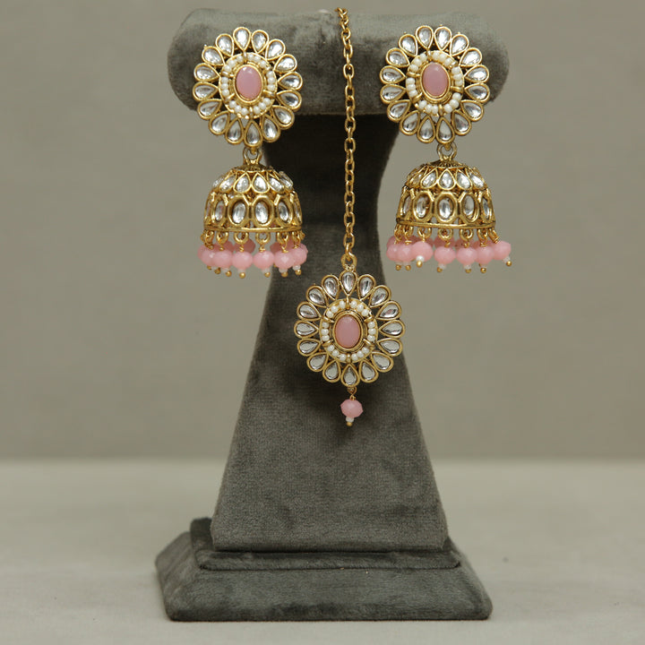 Kavya Kundan Earrings And Tikka