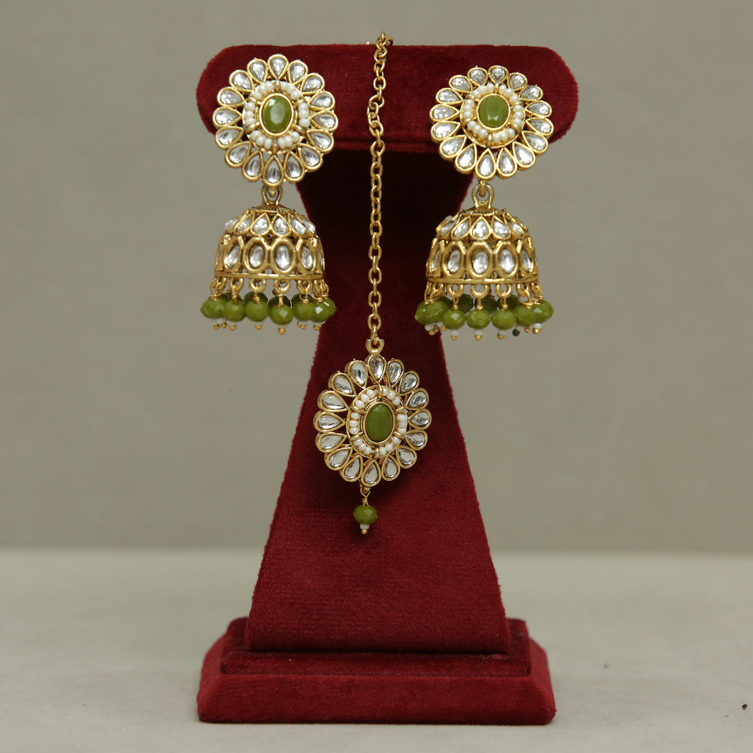 Kavya Kundan Earrings And Tikka