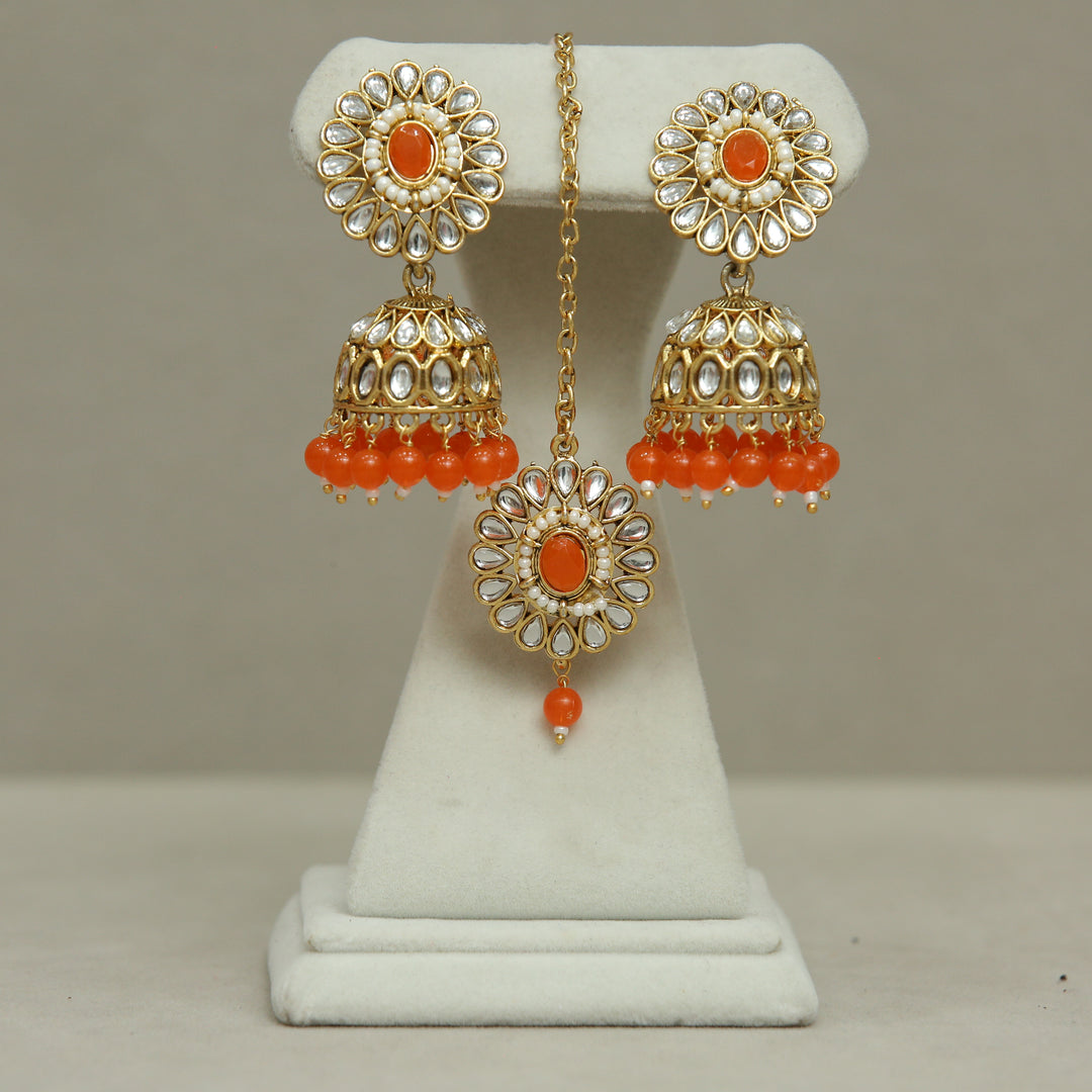 Kavya Kundan Earrings And Tikka