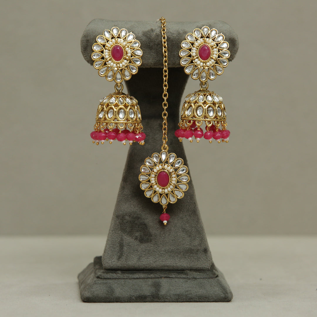 Kavya Kundan Earrings And Tikka