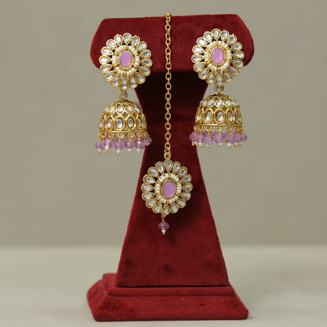 Kavya Kundan Earrings And Tikka