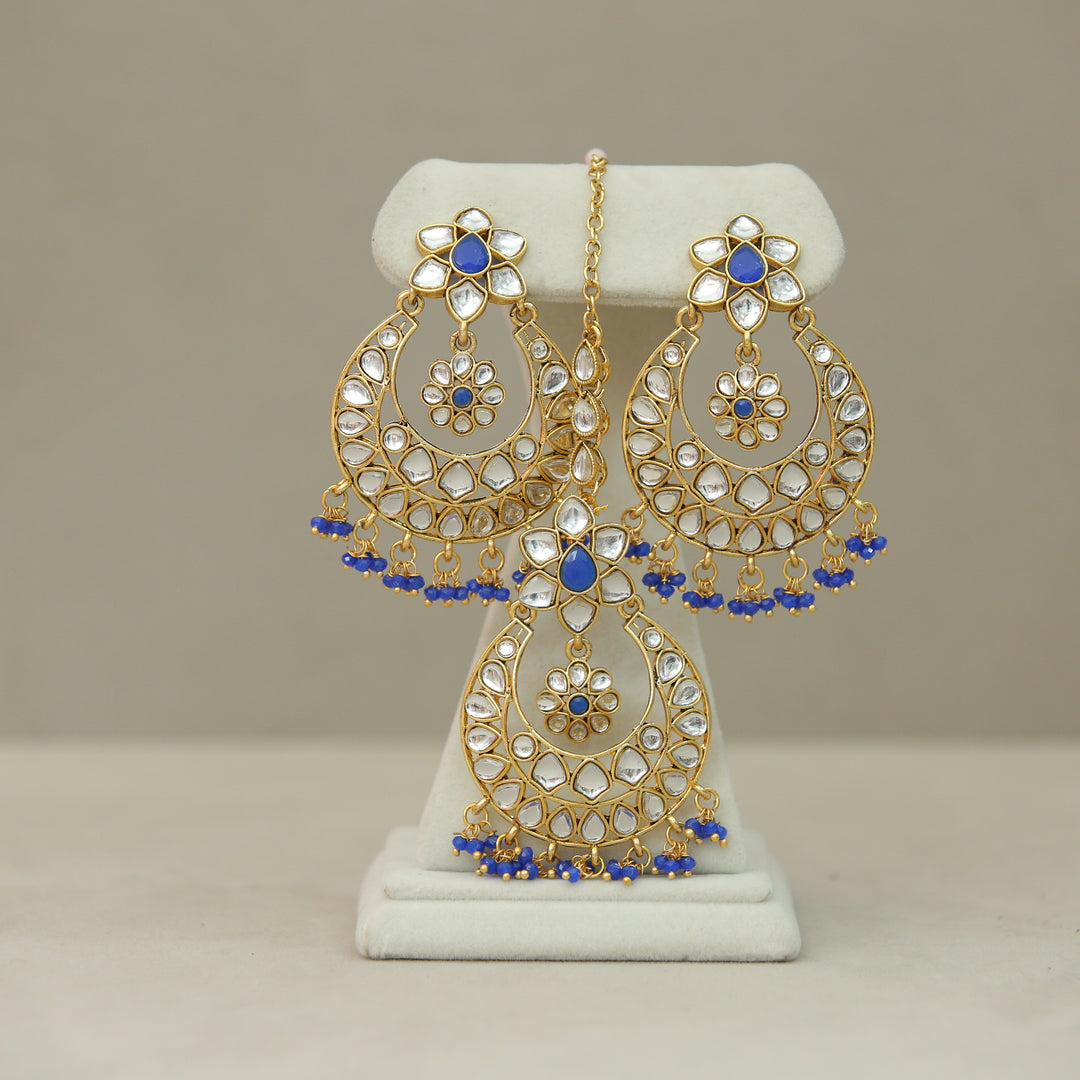 Neha Kundan Earrings And Tikka