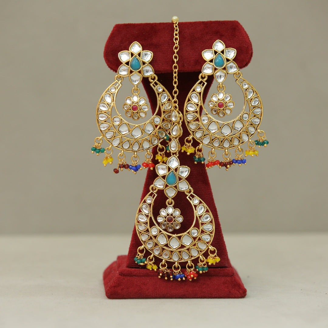 Neha Kundan Earrings And Tikka