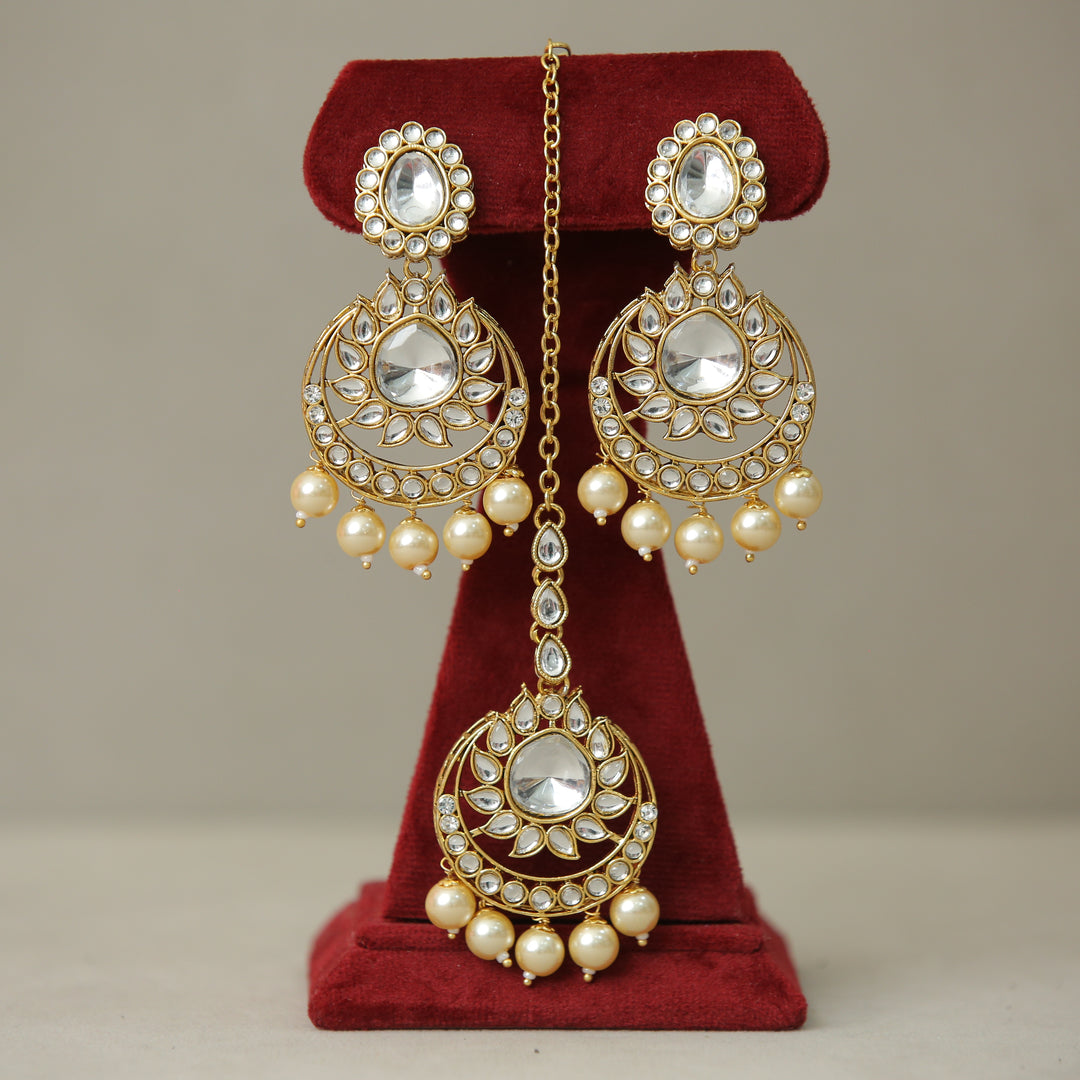 Pari Kundan Earrings And Tikka