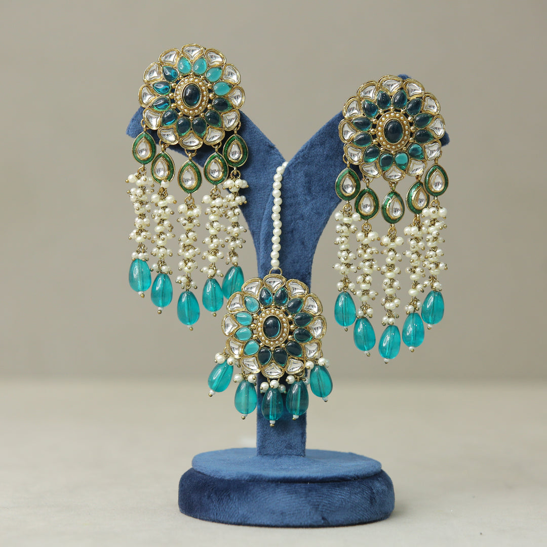 Aaheli Kundan Earrings And Tikka