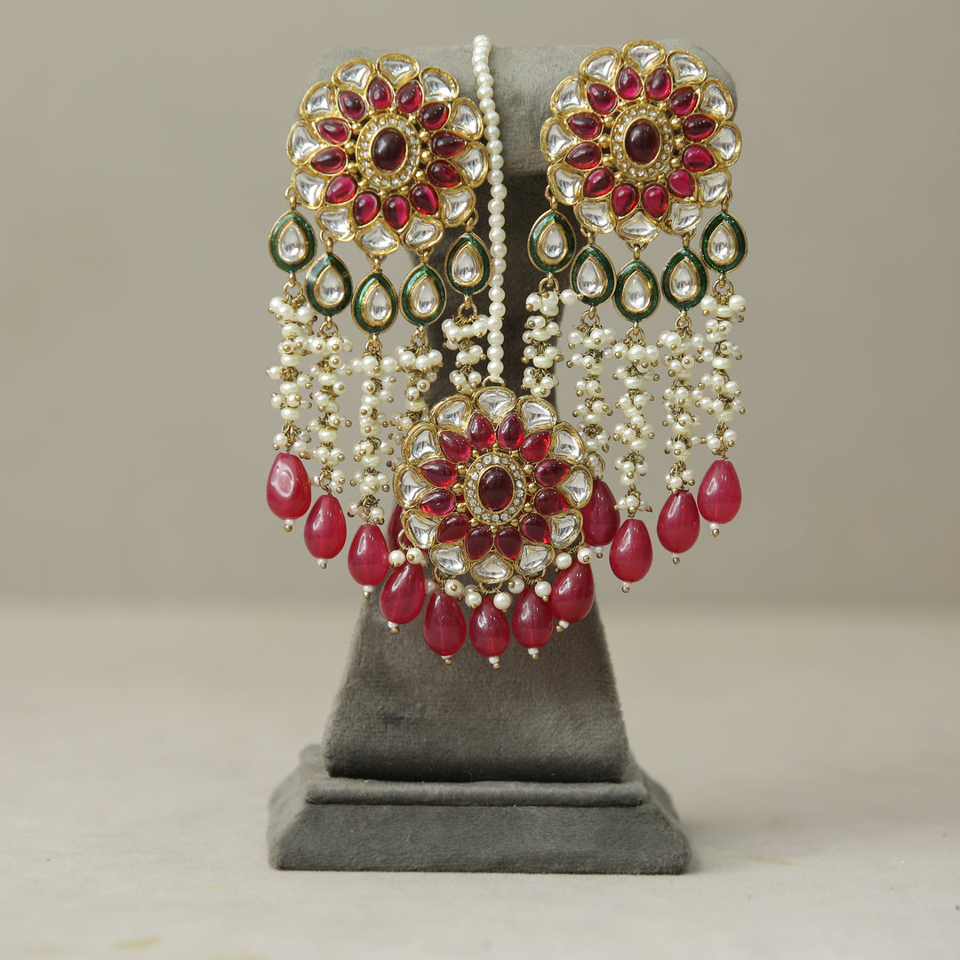 Aaheli Kundan Earrings And Tikka