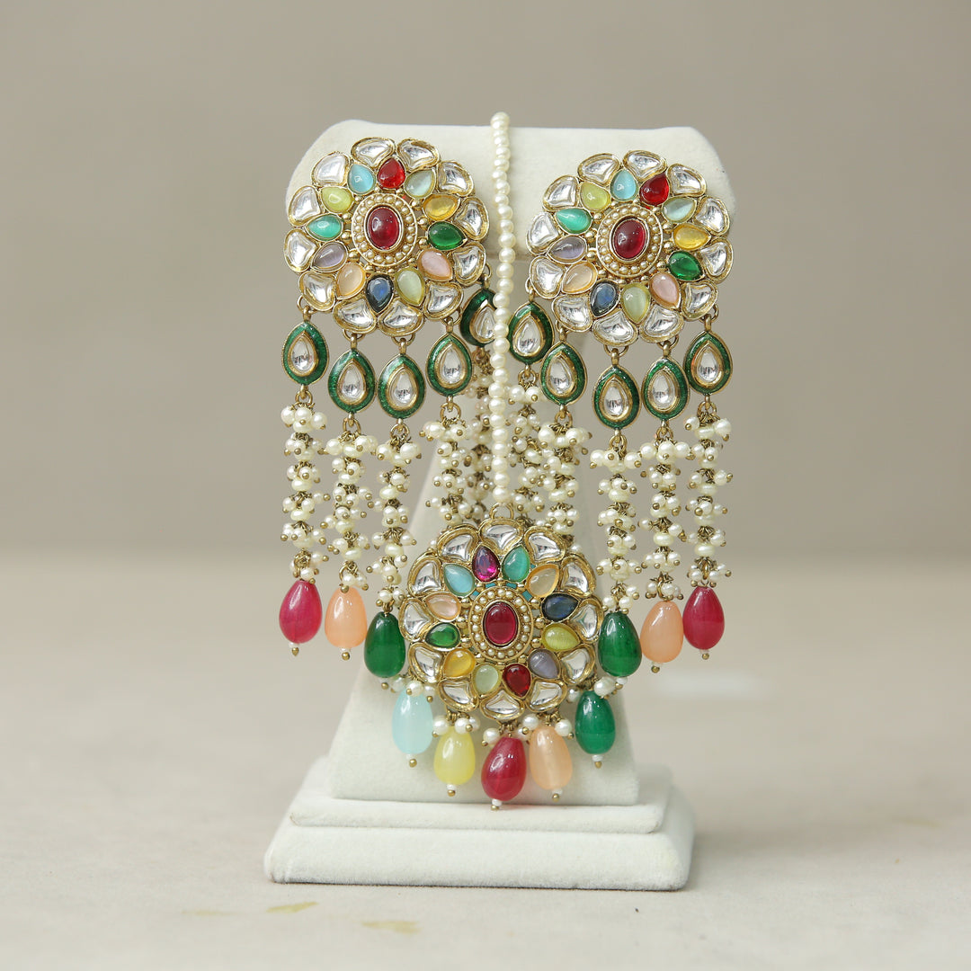 Aaheli Kundan Earrings And Tikka