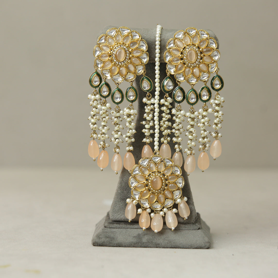 Aaheli Kundan Earrings And Tikka