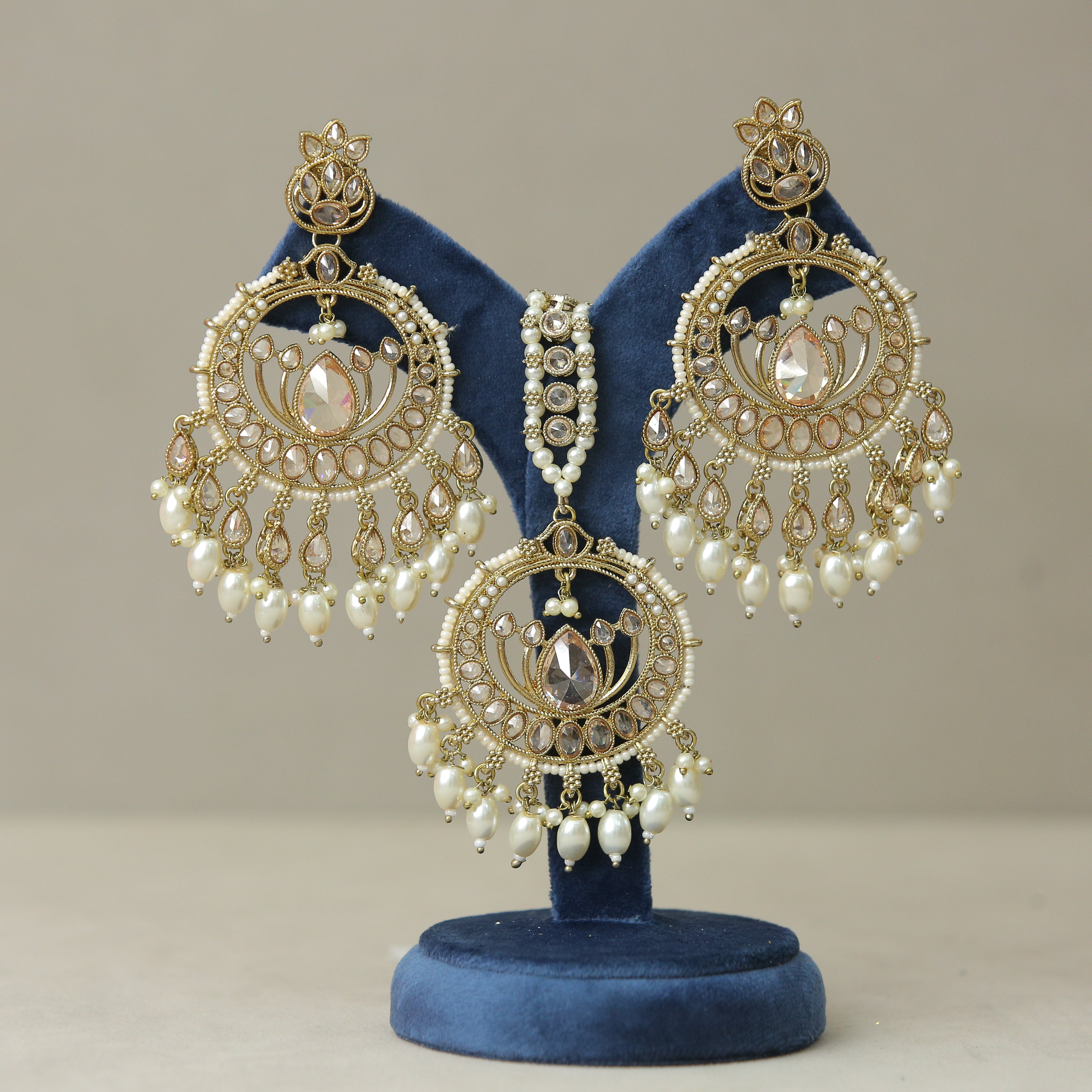 Aabha Polki Earrings And Tikka