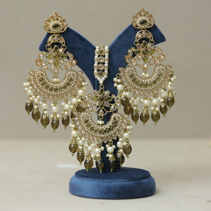 Anavi Polki Earrings And Tikka