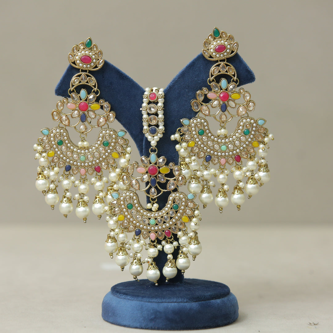 Anavi Polki Earrings And Tikka