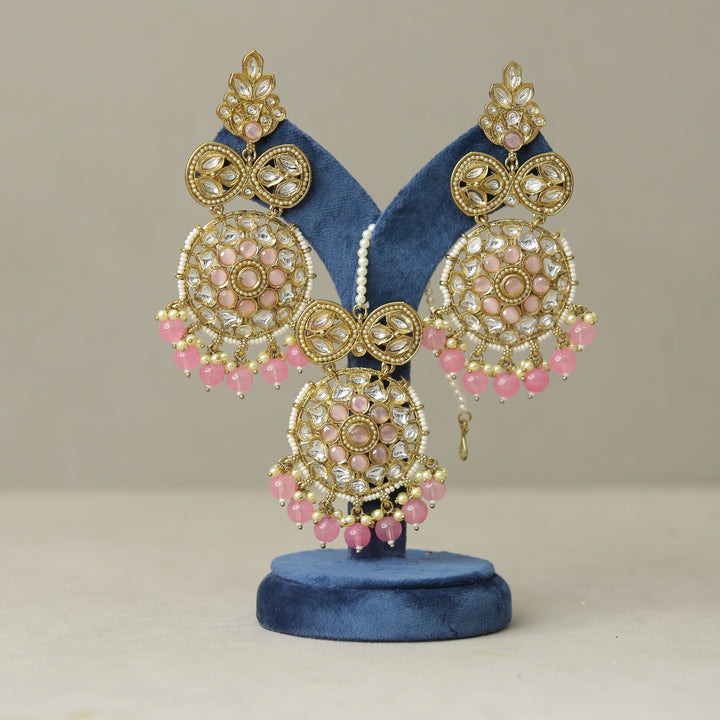 Aarushi Kundan Earrings And Tikka