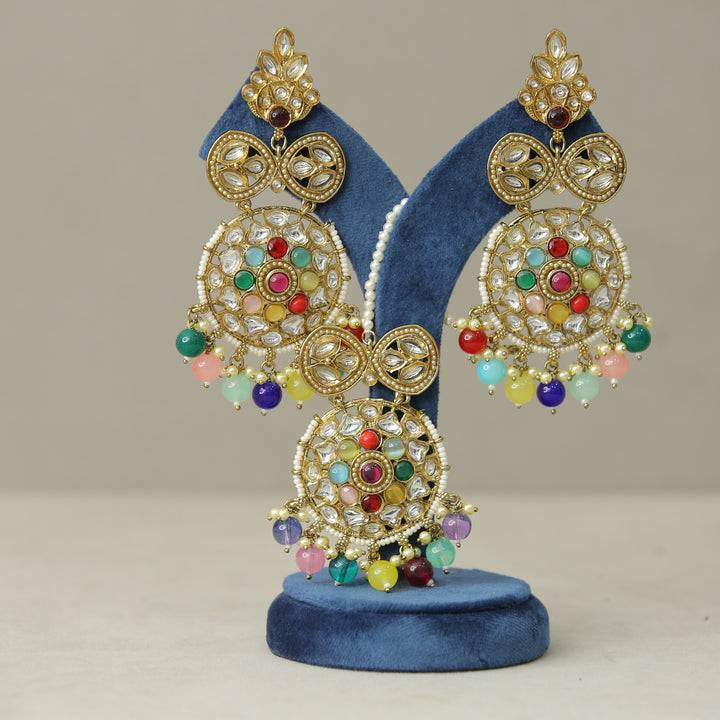 Aarushi Kundan Earrings And Tikka