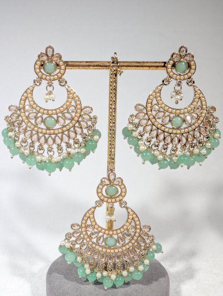 Geetika Polki Earrings And Tikka