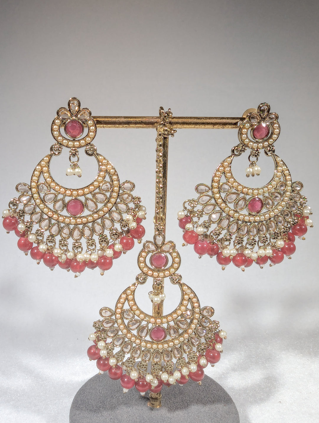 Geetika Polki Earrings And Tikka