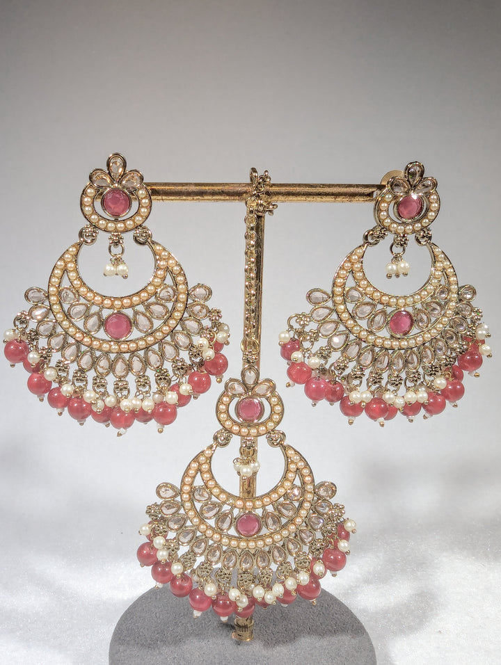 Geetika Polki Earrings And Tikka