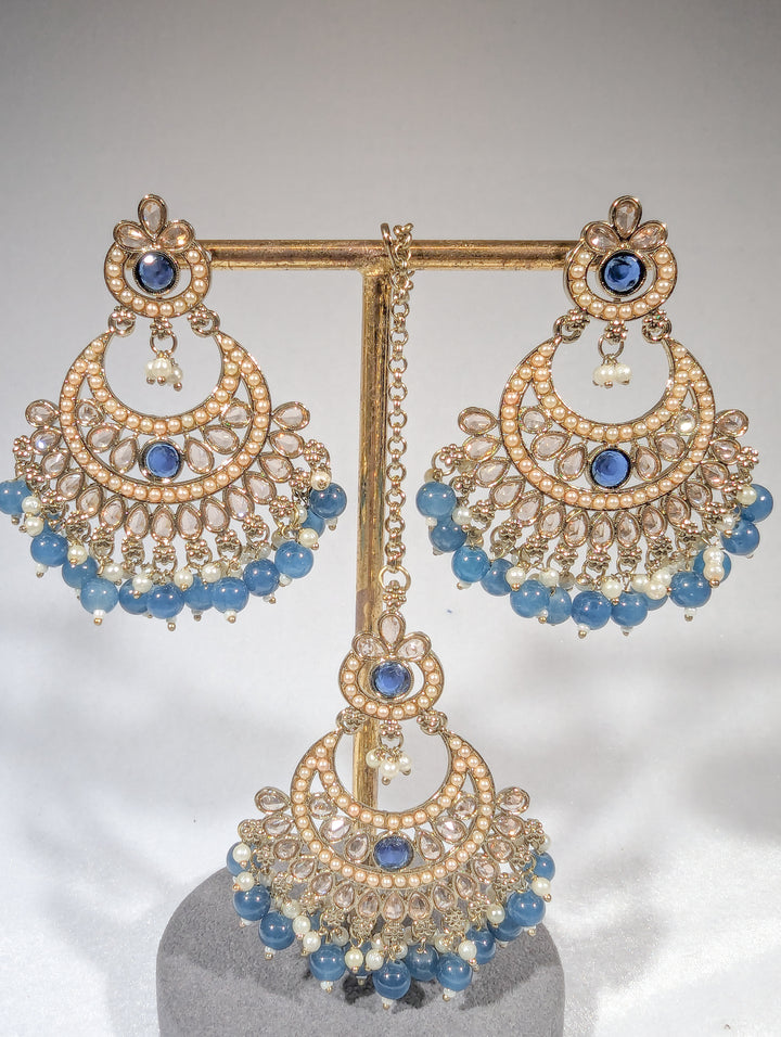 Geetika Polki Earrings And Tikka