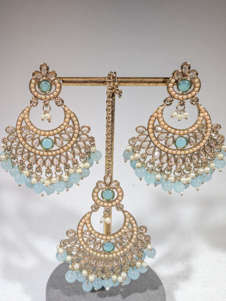 Geetika Polki Earrings And Tikka