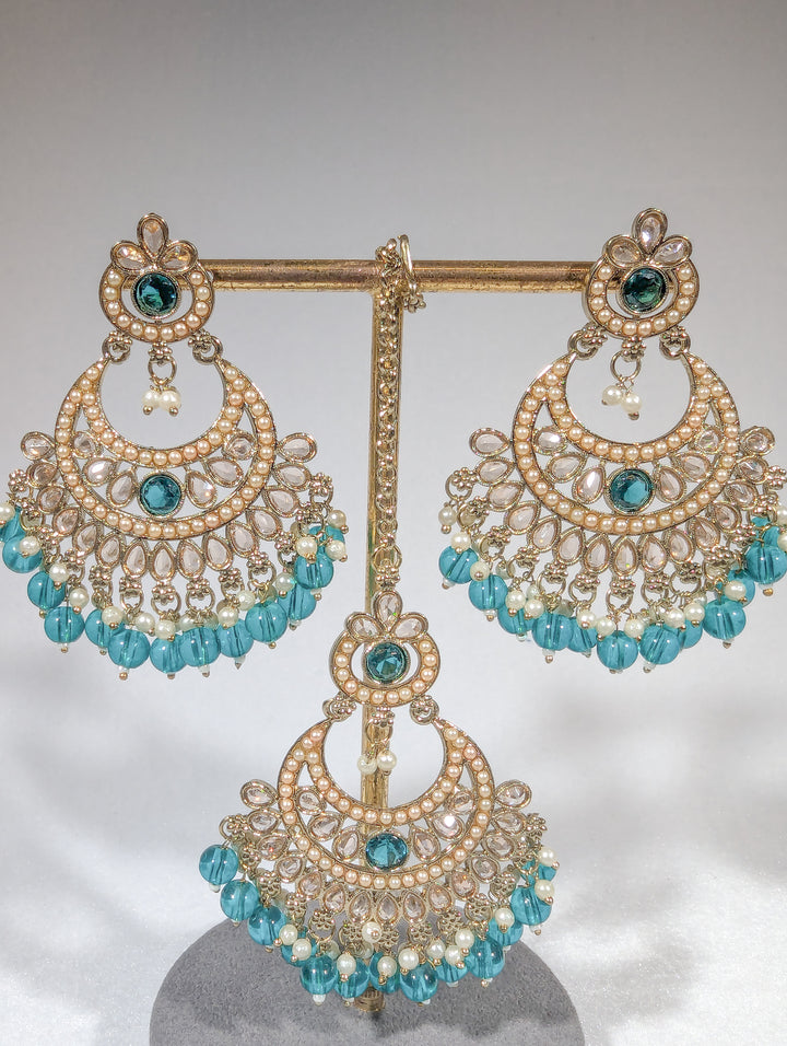 Geetika Polki Earrings And Tikka