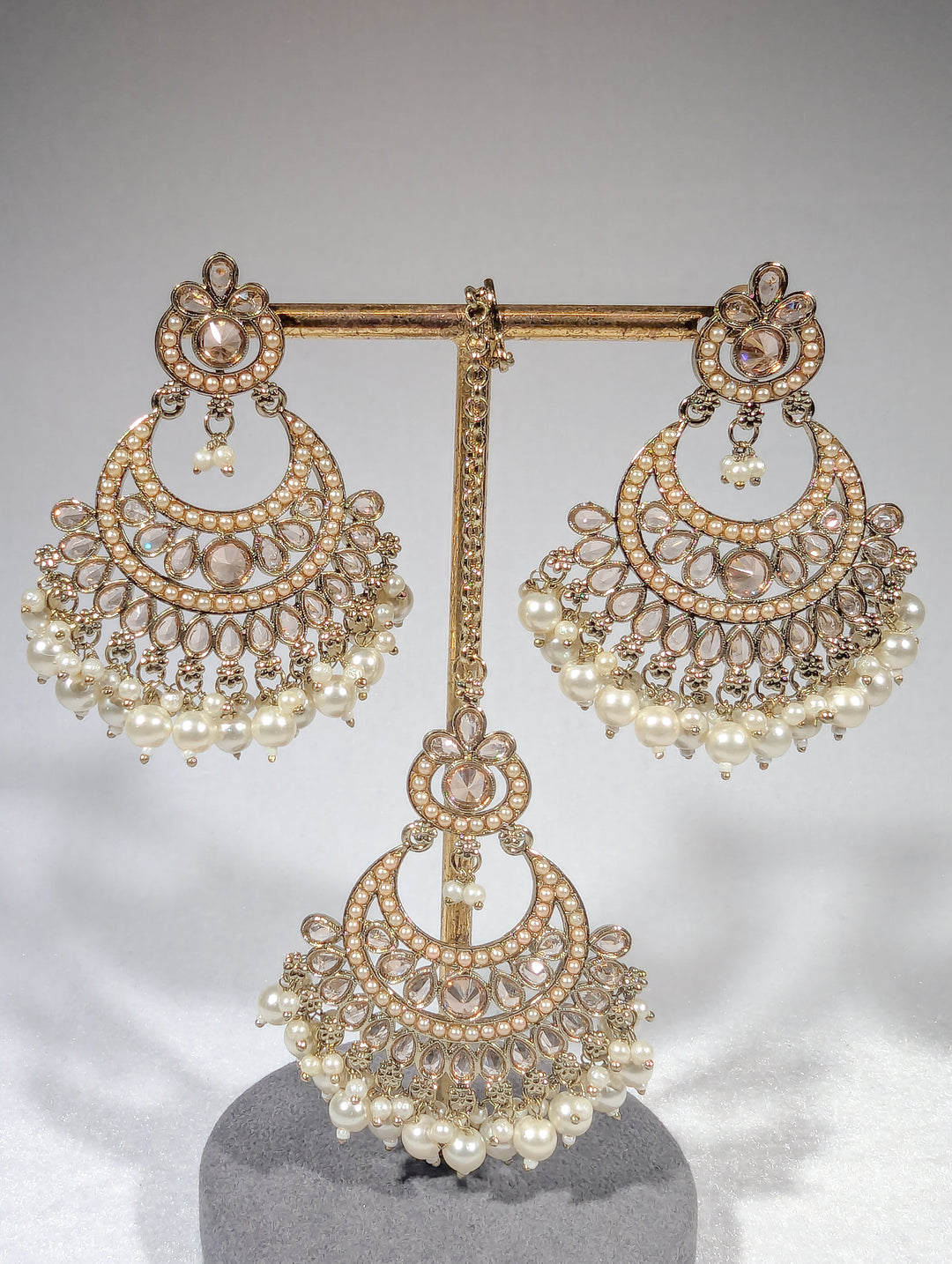 Geetika Polki Earrings And Tikka