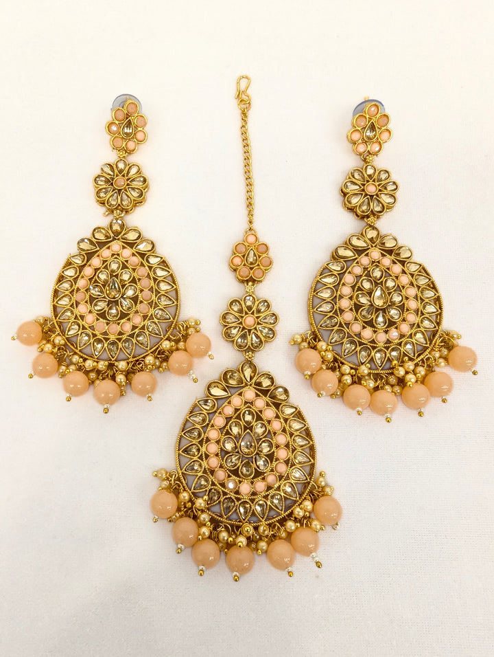 Tanishka Polki Earrings and Tikka