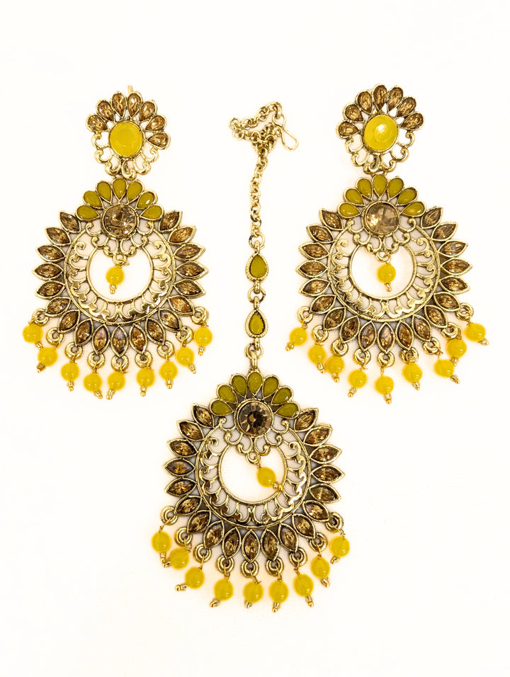 BHAVYA POLKI EARRING AND TIKKA