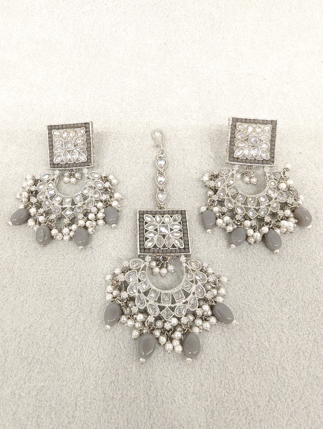 Bhavya Polki Earrings With Tikka