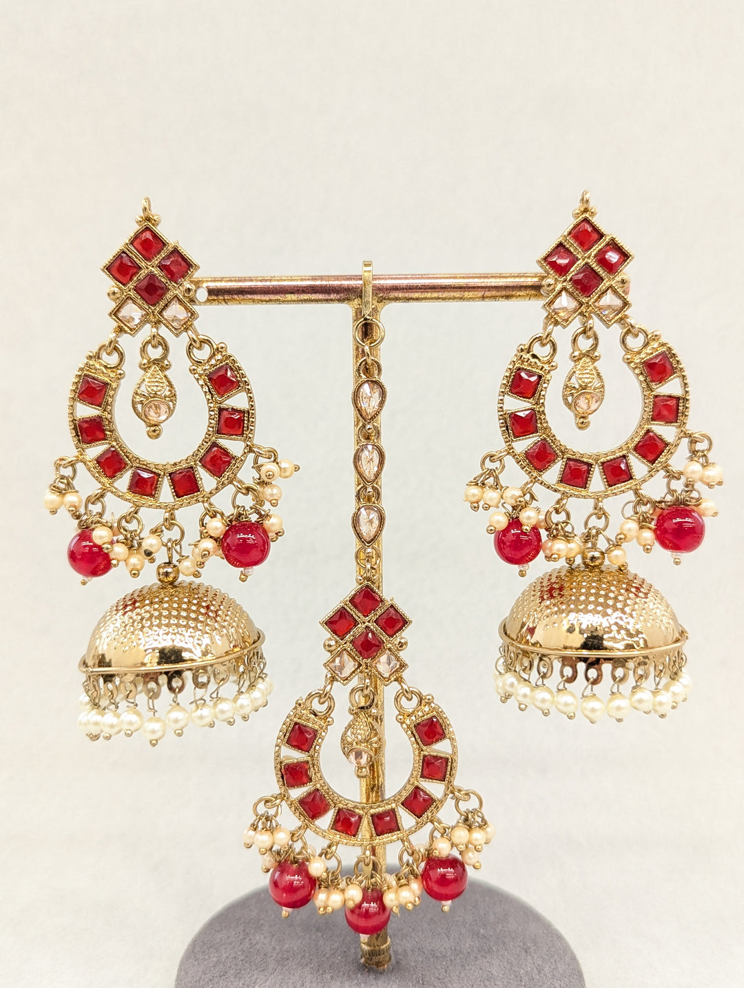 BHAVYA STONE EARRINGS AND TIKKA