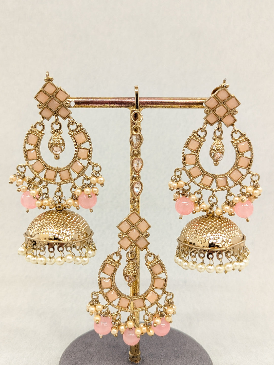 BHAVYA STONE EARRINGS AND TIKKA