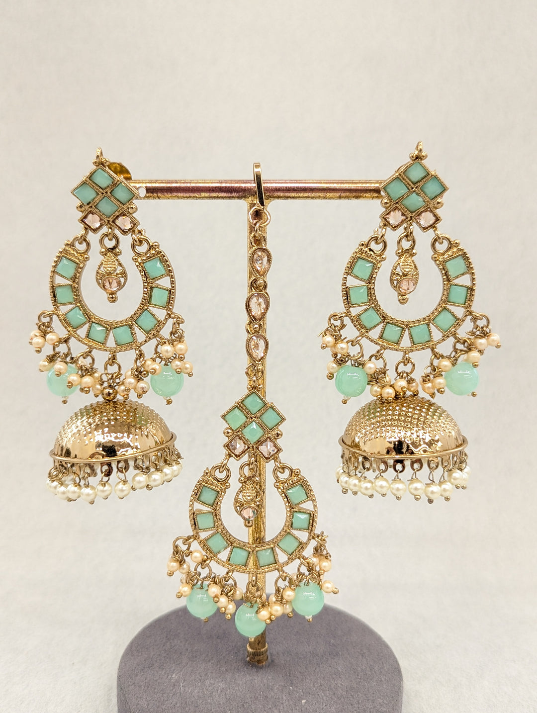 BHAVYA STONE EARRINGS AND TIKKA