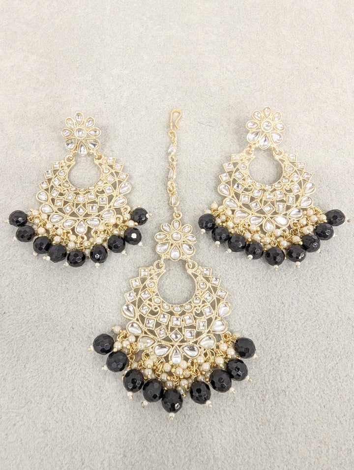 SUHANA STONE EARRINGS WITH TIKKA