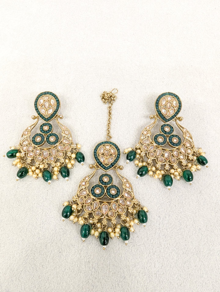 NISHA EARRING AND TIKKA