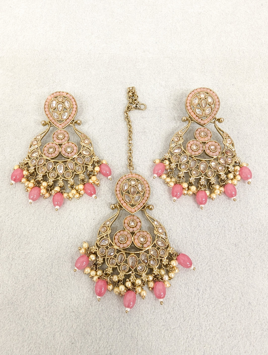 NISHA EARRING AND TIKKA