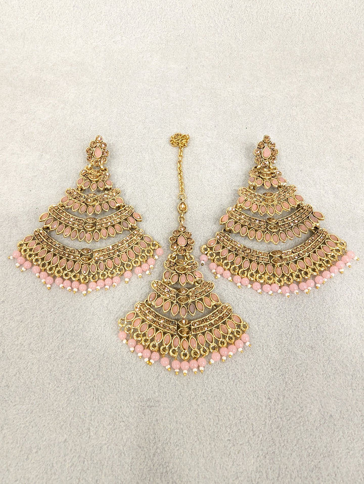 ISHANI STONE EARRINGS AND TIKKA