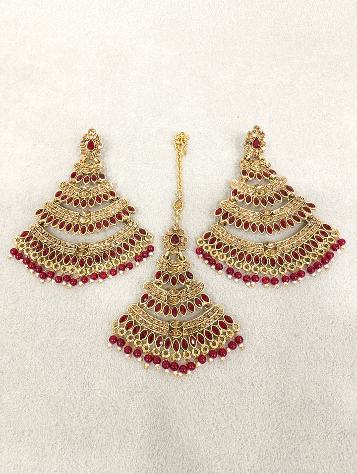 ISHANI STONE EARRINGS AND TIKKA